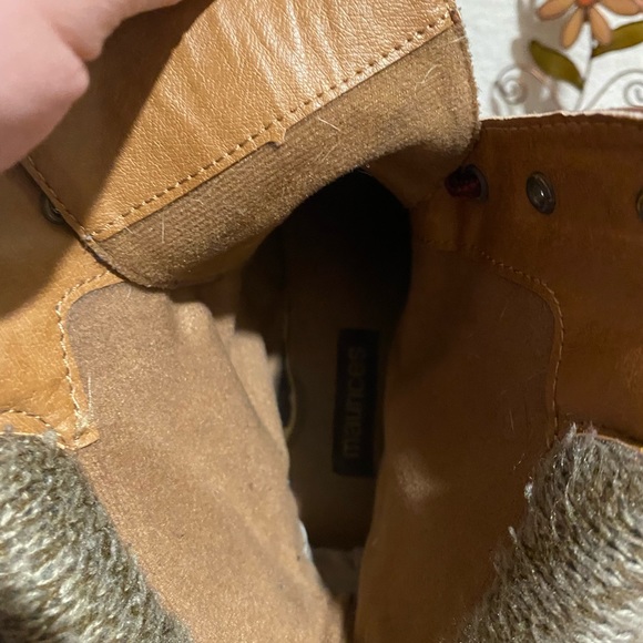 Tan boots with 2” heel - Picture 4 of 5